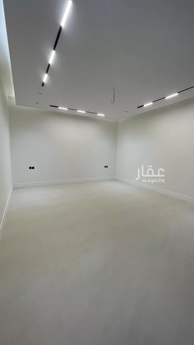 فيلا للبيع في شارع الخادم, حي المهدية, مدينة الرياض, منطقة الرياض صورة 4