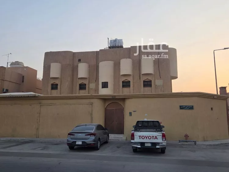 فيلا للبيع في شارع علي القابسي, حي الحمراء, مدينة الرياض, منطقة الرياض صورة 2