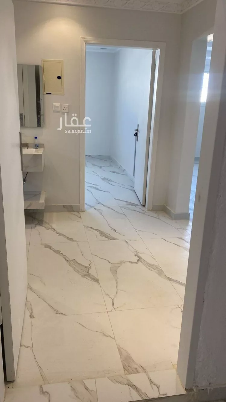 فيلا للإيجار في شارع خفاف التميمي, حي الحمراء, مدينة الرياض, منطقة الرياض صورة 3