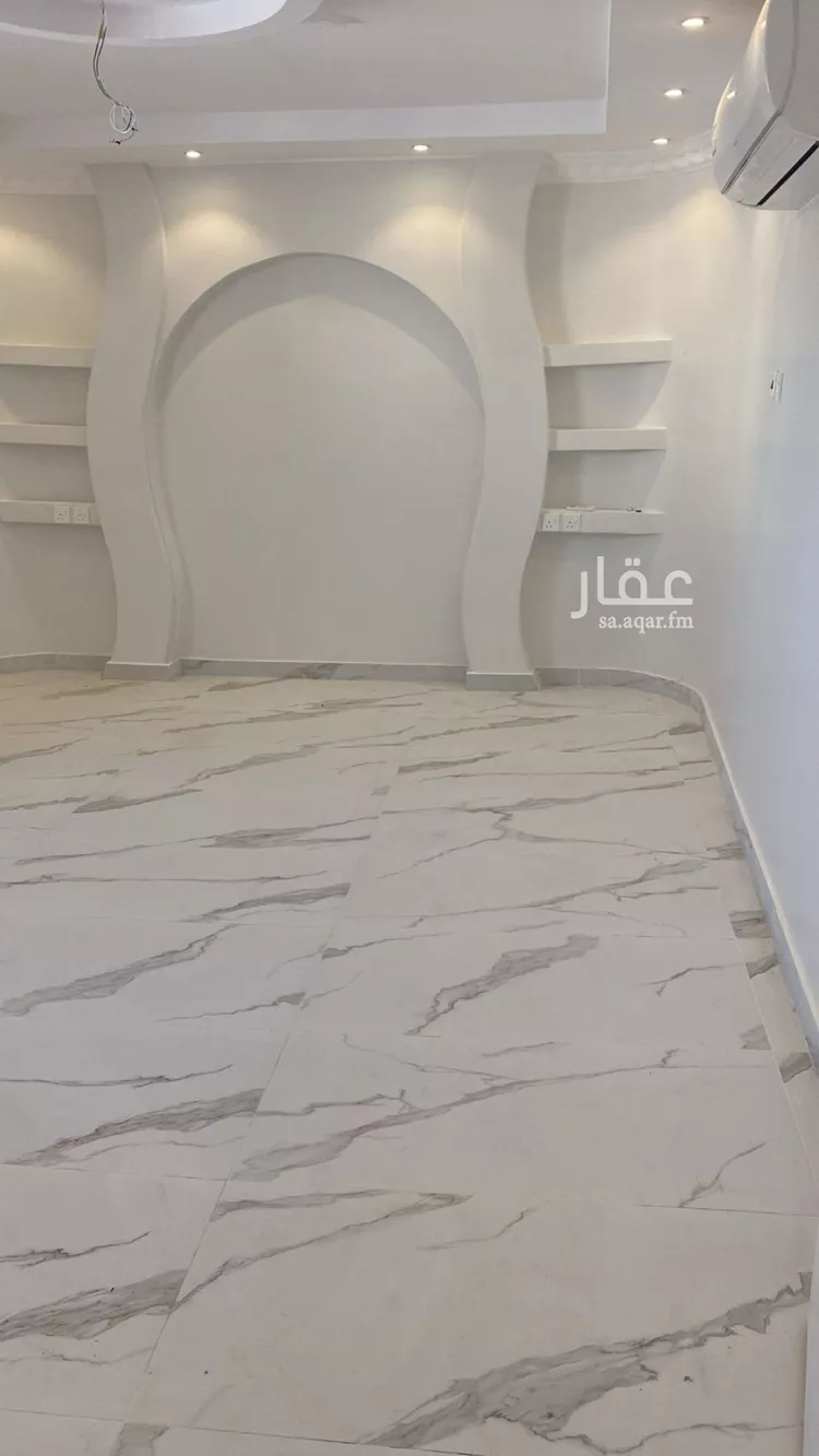 فيلا للإيجار في شارع خفاف التميمي, حي الحمراء, مدينة الرياض, منطقة الرياض