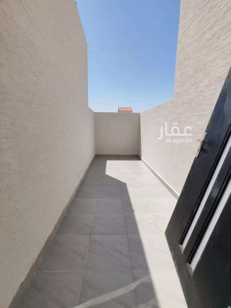 دور للبيع في شارع عبدالخالق بن منصور, حي الرمال, مدينة الرياض, منطقة الرياض صورة 2