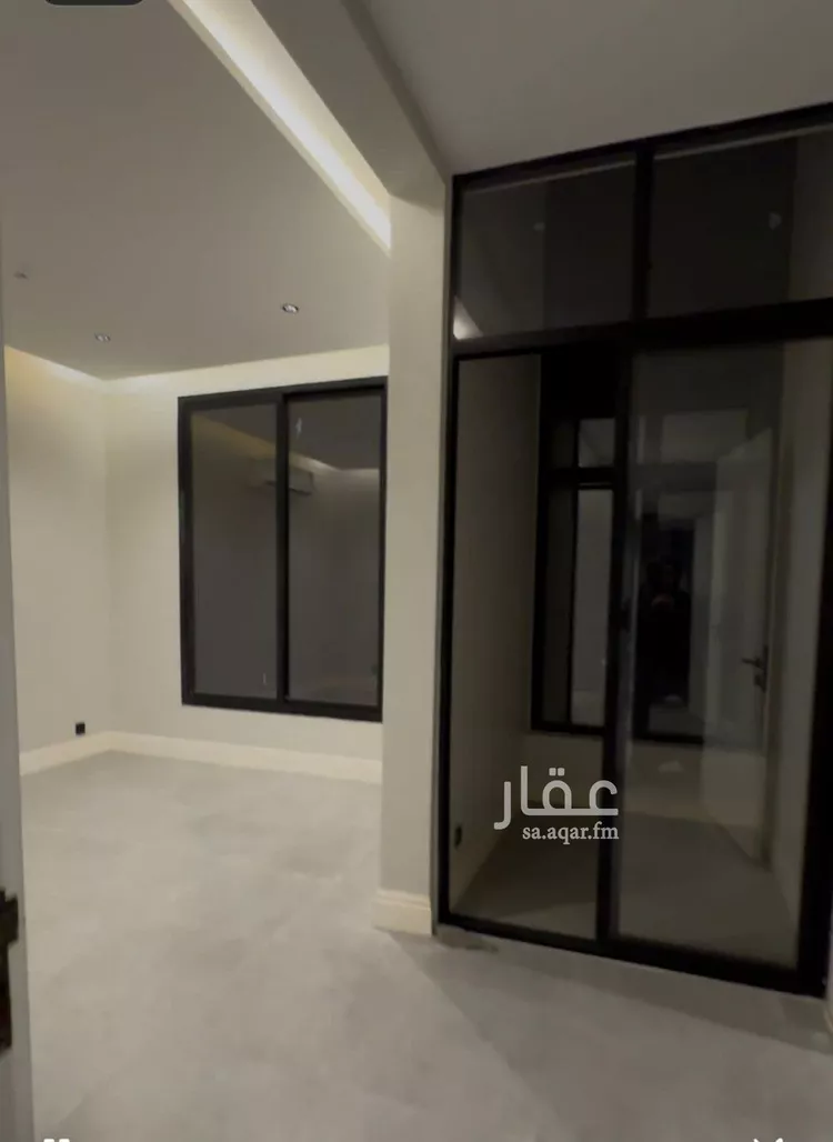 فيلا للإيجار في شارع محمود عبدالله قاري, حي الرمال, مدينة الرياض, منطقة الرياض