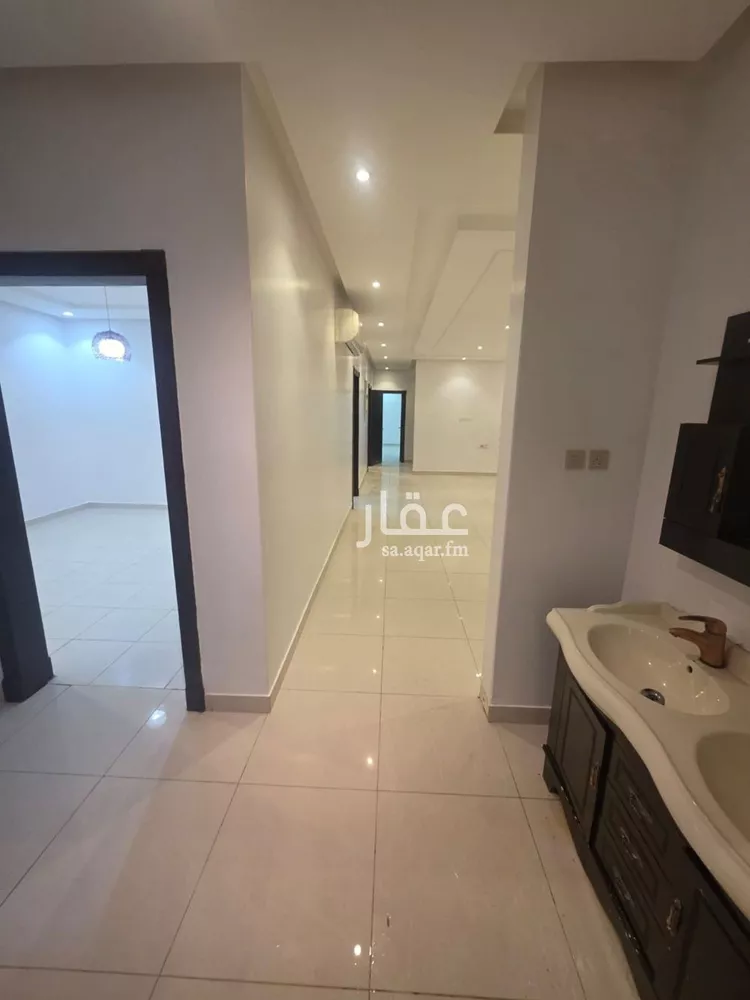 Floor for Rent in Riyadh Al Yasmin 8