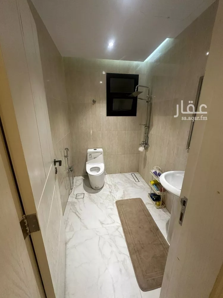 فيلا للإيجار في شارع محمود عبدالله قاري, حي الرمال, مدينة الرياض, منطقة الرياض صورة 2