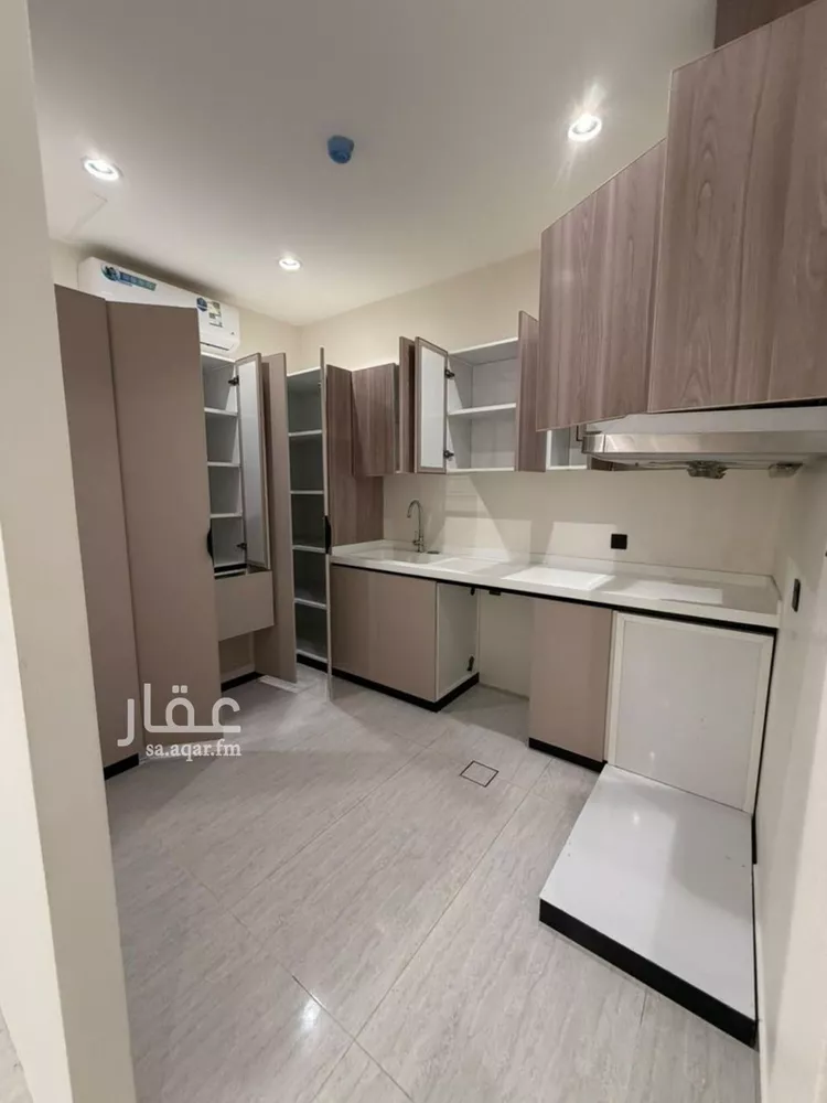 شقة للإيجار في شارع طبرجل, حي ظهرة لبن, مدينة الرياض, منطقة الرياض