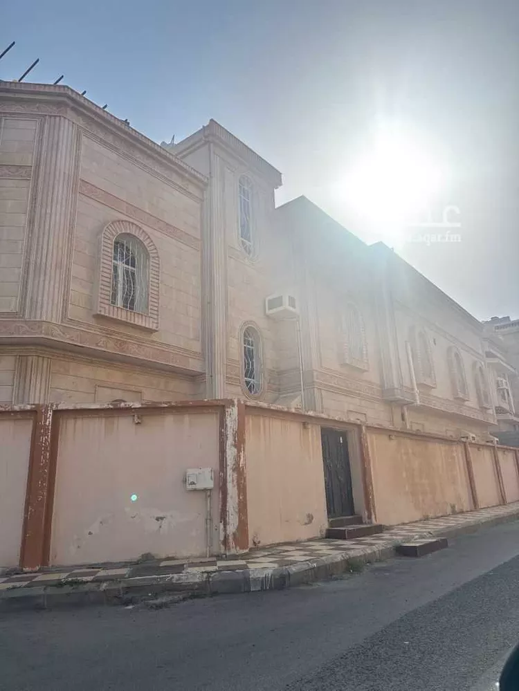عمارة للبيع في شارع عبدالله ابن الجد ابن القيس, حي الشاطئ, مدينة جازان, منطقة جازان صورة 5