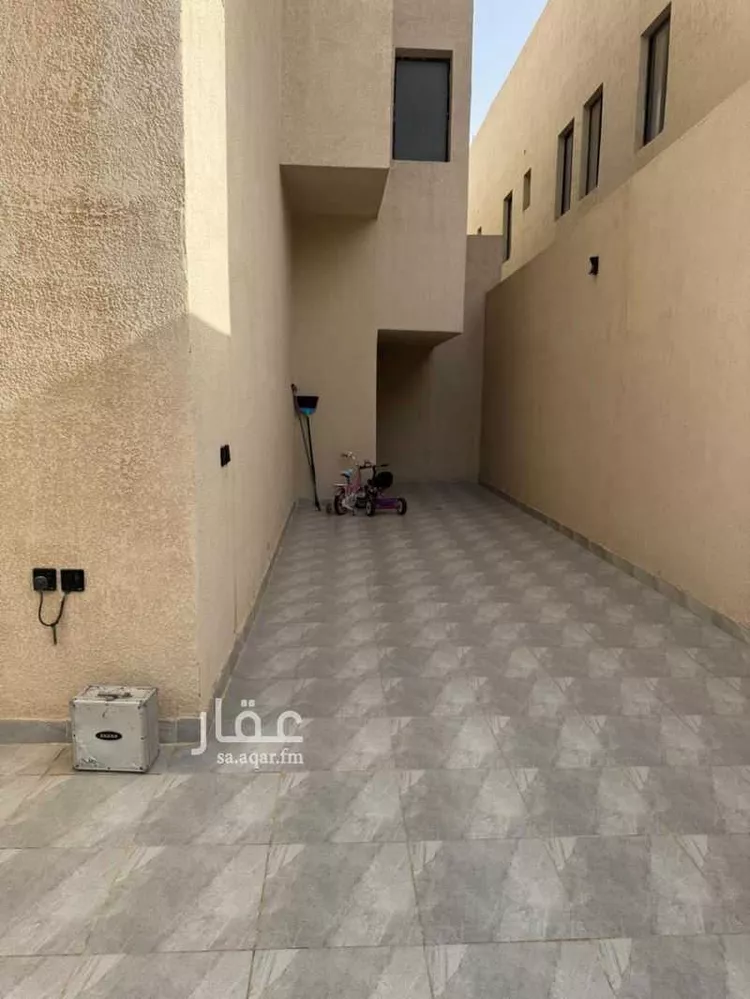 دور للبيع في شارع 20, حي بدر, مدينة الرياض, منطقة الرياض 24