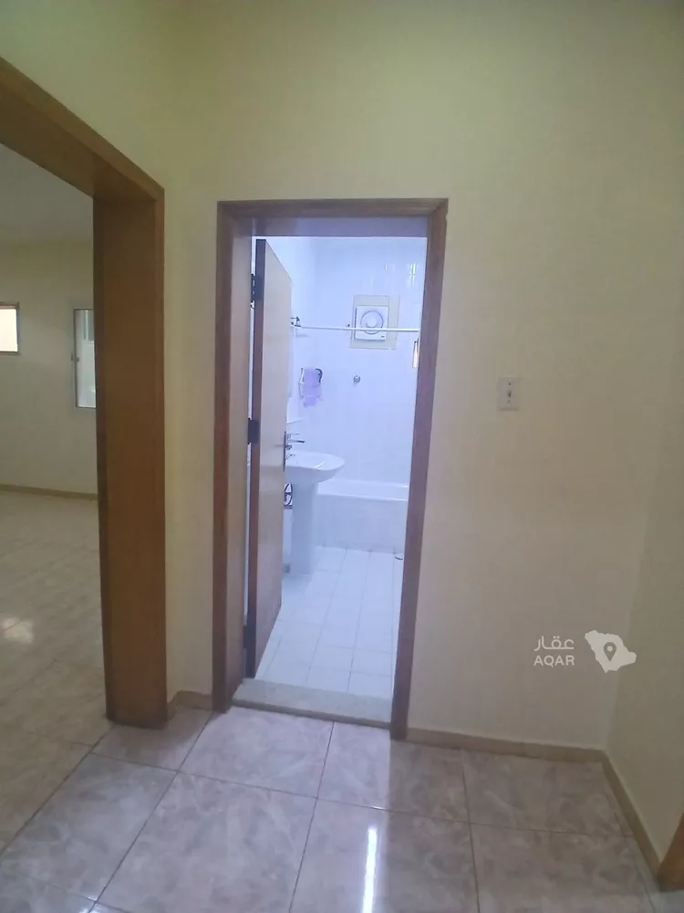 شقة للإيجار في شارع ابن الشهاب, حي البندرية, مدينة الخبر, المنطقة الشرقية 4