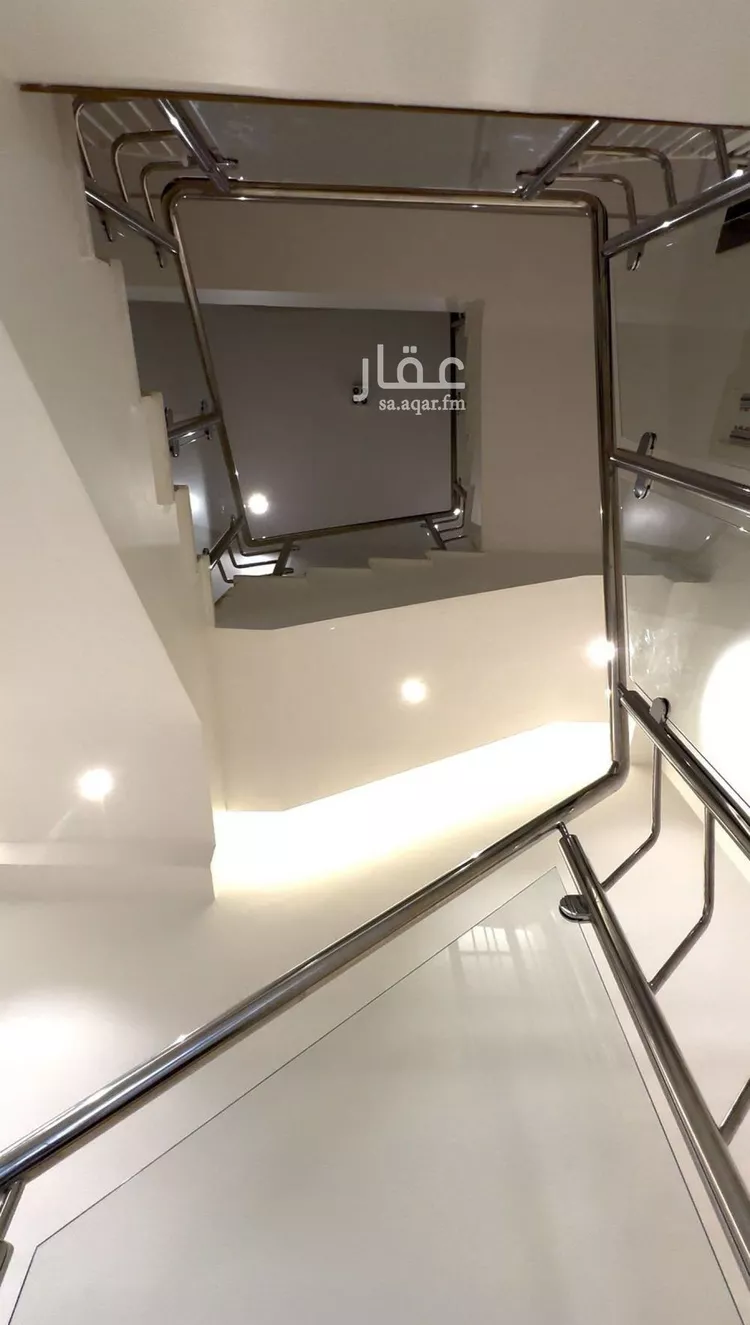 فيلا للبيع في شارع أحمد بن عمر الحضرمي, حي مطار الملك خالد الدولي, مدينة الرياض, منطقة الرياض صورة 5