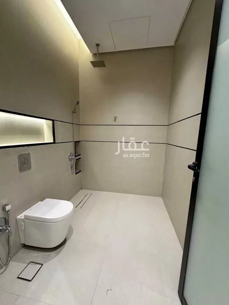 فيلا للبيع في شارع شارع وادي الساحل, حي الرمال, مدينة الرياض, منطقة الرياض