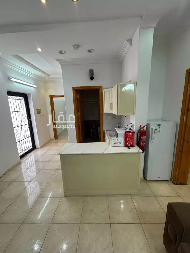 شقة للإيجار في شارع حبيب العنزي, حي المصيف, مدينة الباحة, منطقة الباحة صورة 3