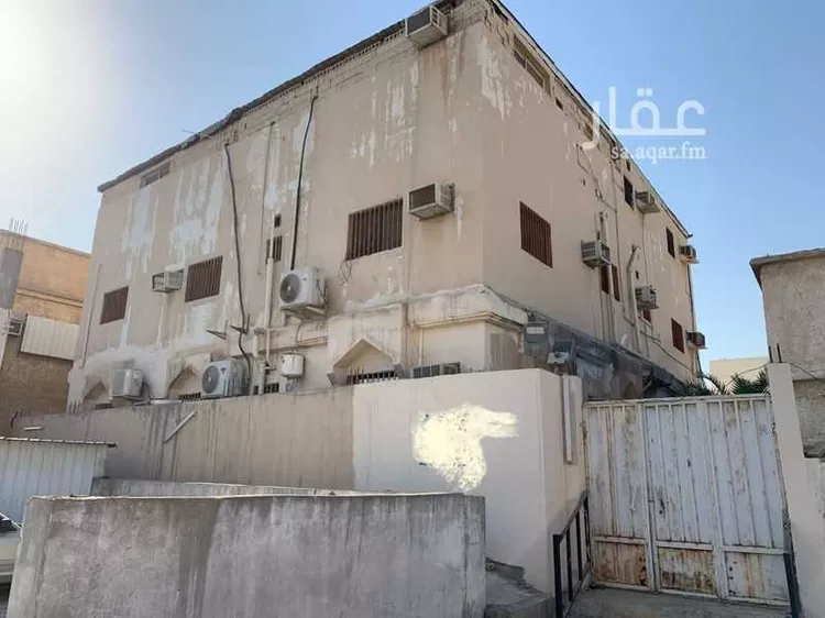 فيلا للبيع في شارع شاكر بن فضائل ، حي عنك ، عنك ، القطيف