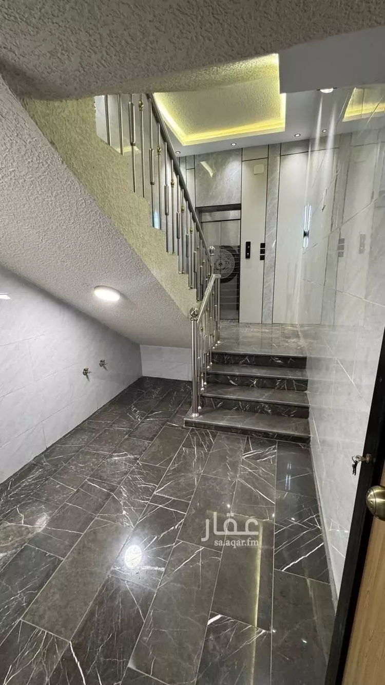 دور للبيع في شارع عبدالله ال عواض, حي الغدير, مدينة أبها, منطقة عسير صورة 2