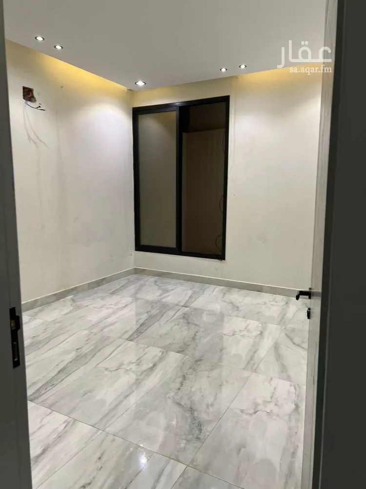 دور للبيع في شارع حميد الطويل, حي عكاظ, مدينة الرياض, منطقة الرياض صورة 2