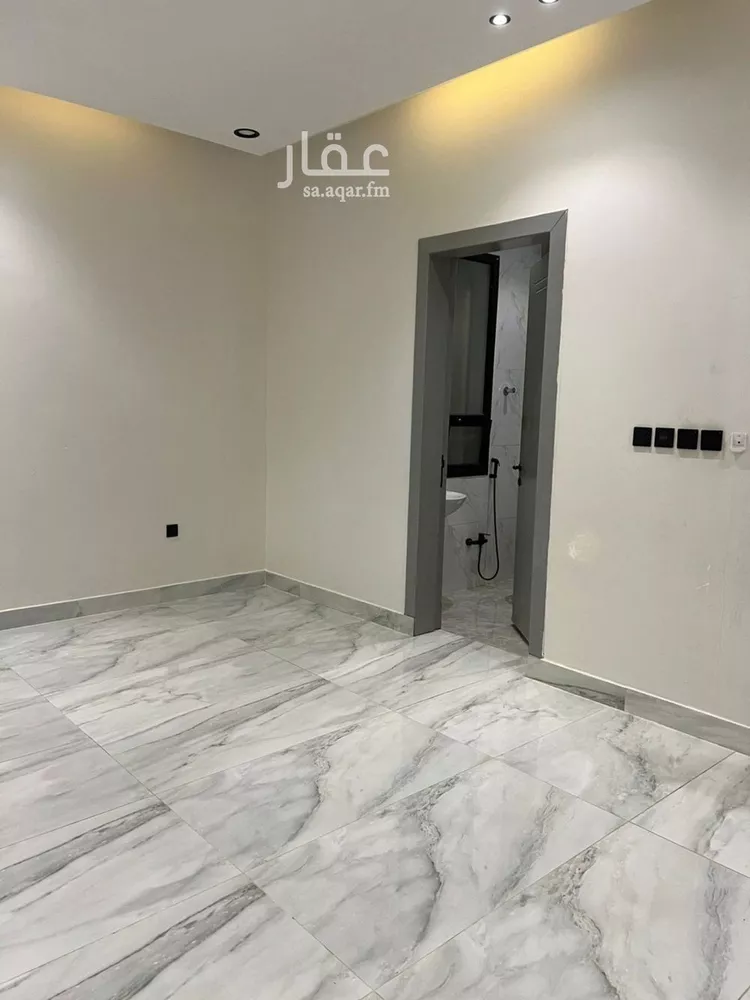 دور للبيع في شارع حميد الطويل, حي عكاظ, مدينة الرياض, منطقة الرياض صورة 5