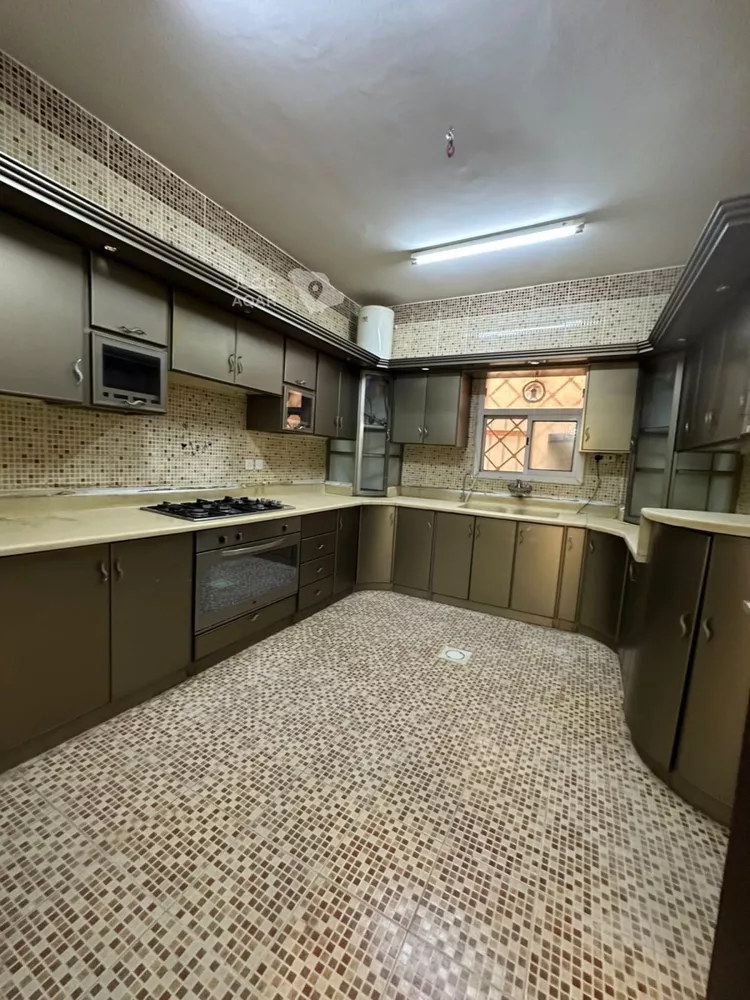 Floor for Rent in Riyadh Al Munsiyah 8