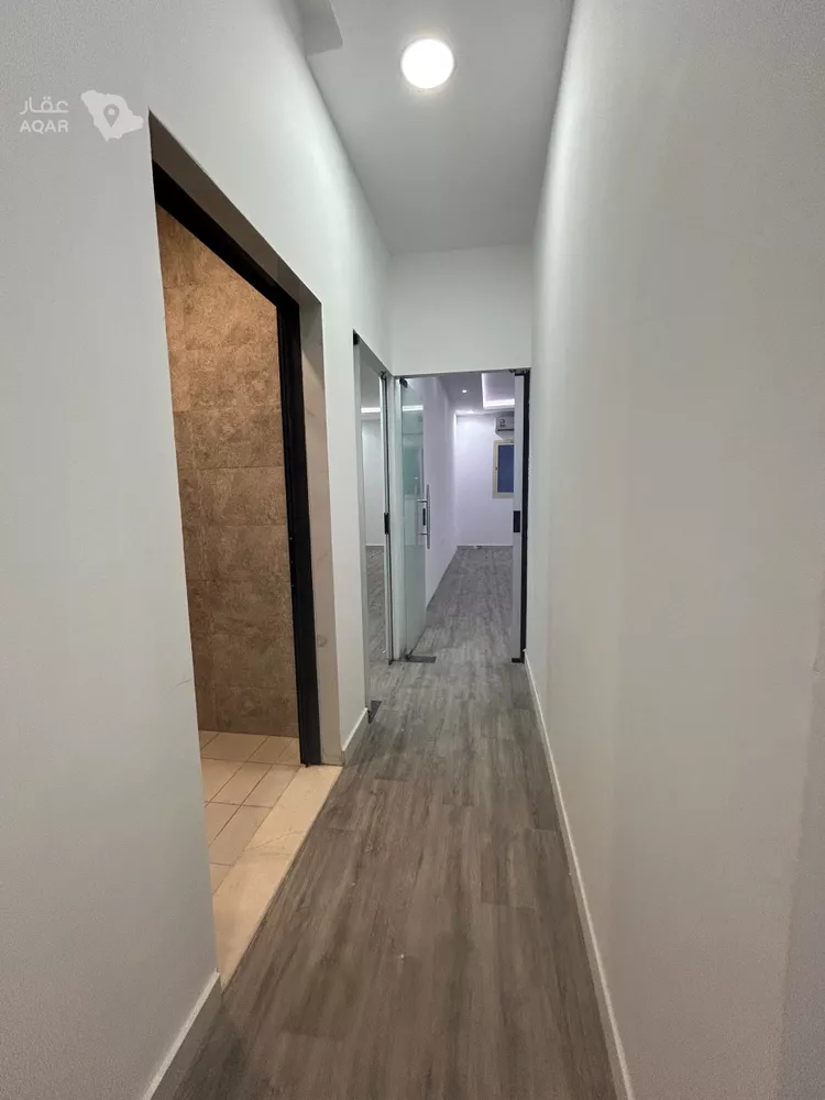 Commercial Office for Rent in Riyadh Al Yarmouk صورة 3