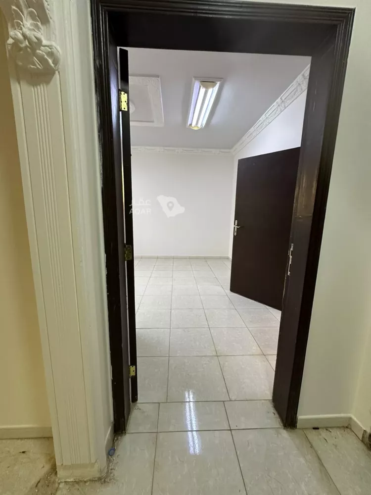 Floor for Rent in Riyadh Al Munsiyah 6