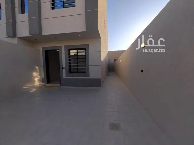 دور للبيع في شارع الرسالة, حي بدر, مدينة الرياض, منطقة الرياض صورة 2