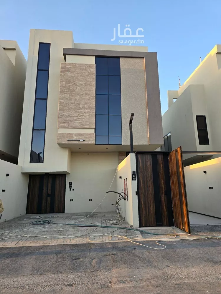 دور للبيع في شارع جمال الدين بن ظهيرة, حي العارض, مدينة الرياض, منطقة الرياض