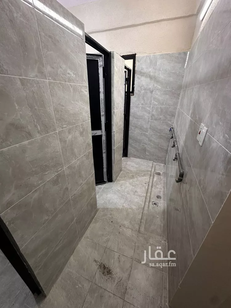 Building for Rent in Dammam Al Souq 14