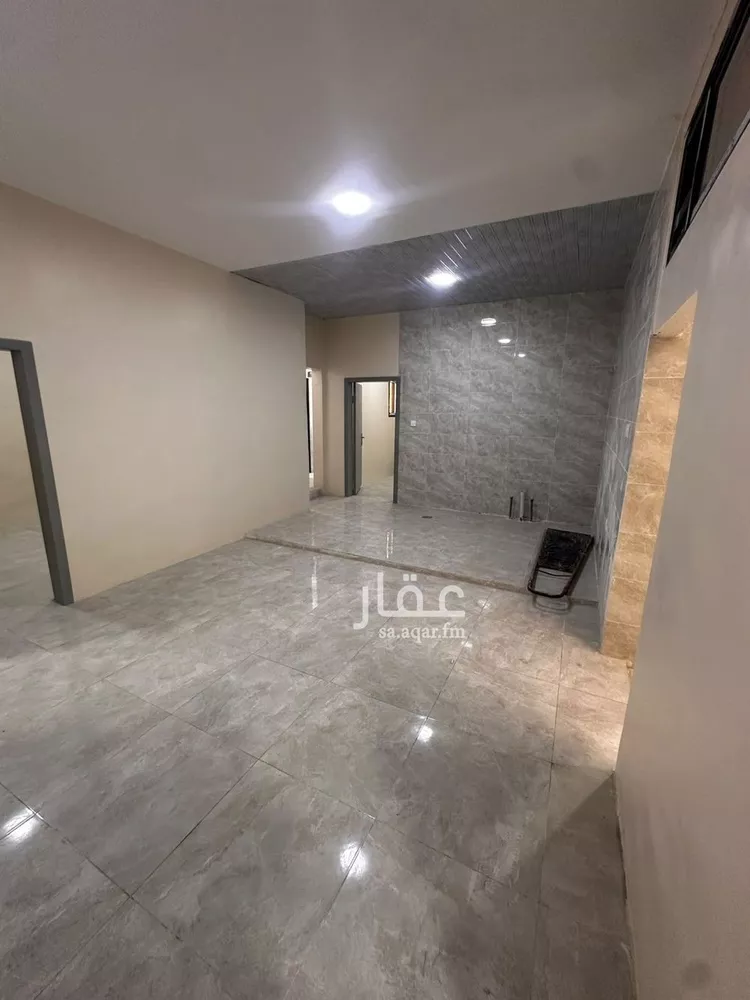 Building for Rent in Dammam Al Souq 8