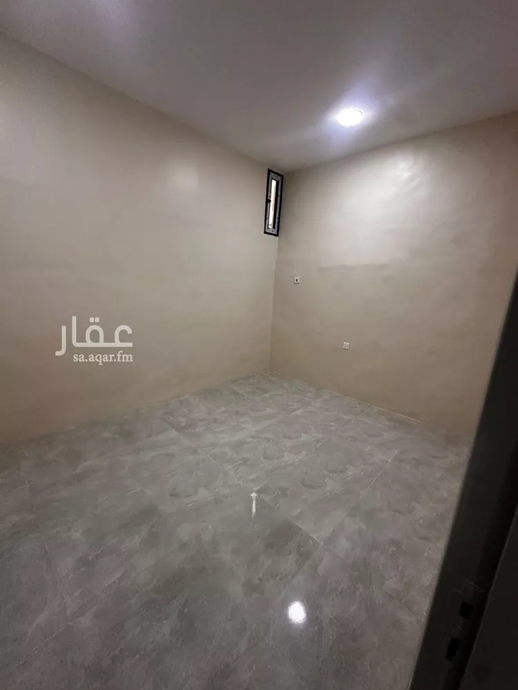 Building for Rent in Dammam Al Souq 13