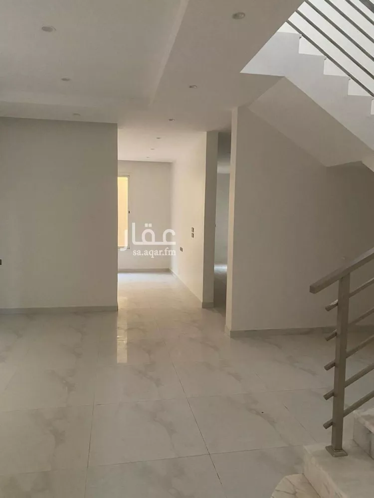 فيلا للإيجار في شارع الفاخرة, حي عكاظ, مدينة الرياض, منطقة الرياض صورة 2