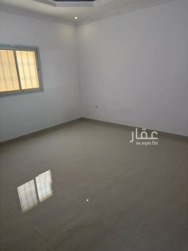 فيلا للإيجار في شارع خارجة بن سعيد, حي الرمال, مدينة الرياض, منطقة الرياض
