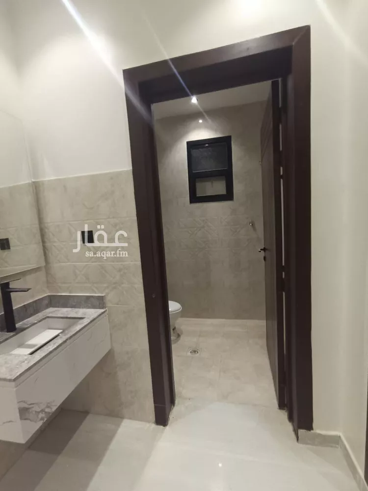 Floor for Sale in Riyadh Okaz 6