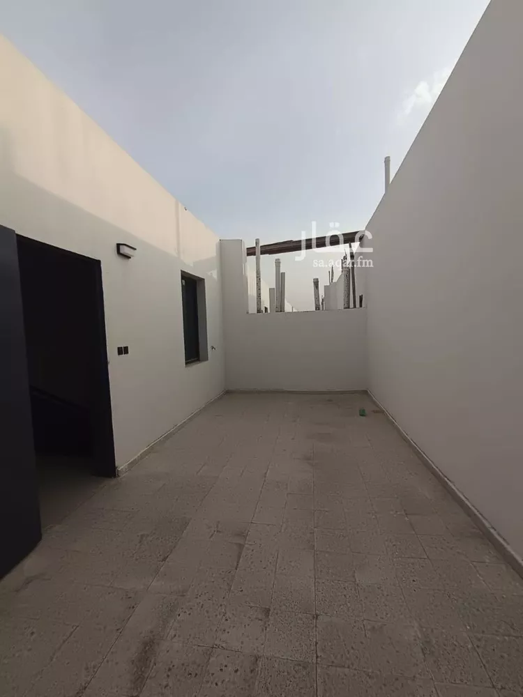 فيلا للبيع في شارع علي بن الحسن الخزرجي, حي عكاظ, مدينة الرياض, منطقة الرياض صورة 5