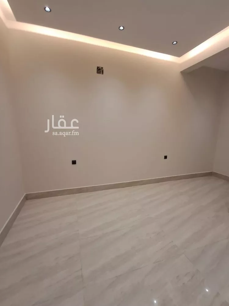 Floor for Sale in Riyadh Dirab 15
