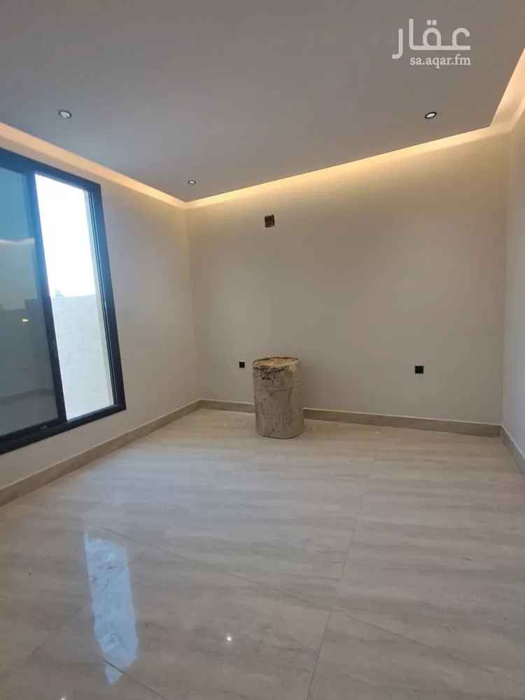 Floor for Sale in Riyadh Dirab 25