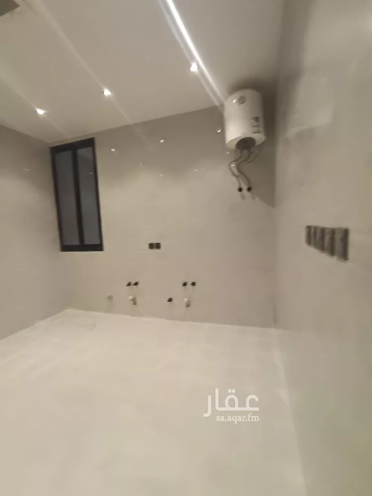 Floor for Sale in Riyadh Okaz 8
