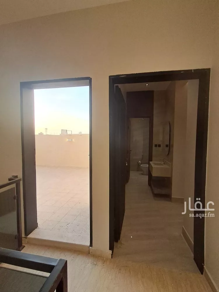 Floor for Sale in Riyadh Dirab 12