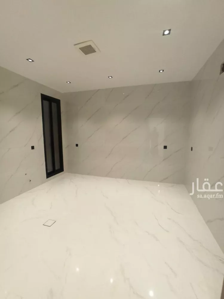 دور للبيع في شارع الخطيب التبريزي, حي عكاظ, مدينة الرياض, منطقة الرياض صورة 5