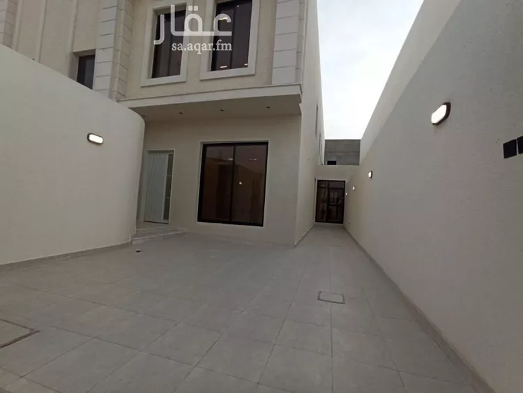 دور للبيع في شارع الخطيب التبريزي, حي عكاظ, مدينة الرياض, منطقة الرياض صورة 2