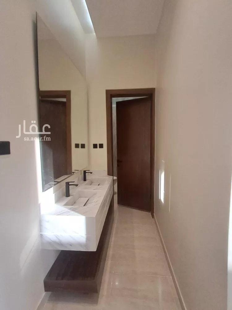 Floor for Sale in Riyadh Dirab 14