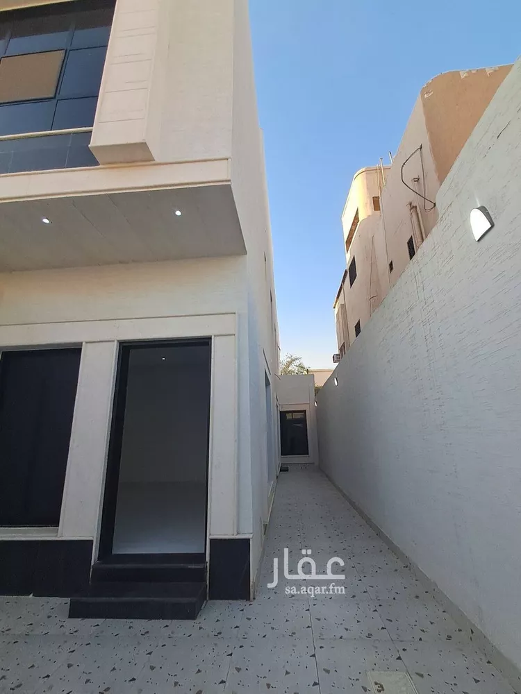 دور للبيع في شارع الحليوة, حي العريجاء الغربي, مدينة الرياض, منطقة الرياض صورة 4