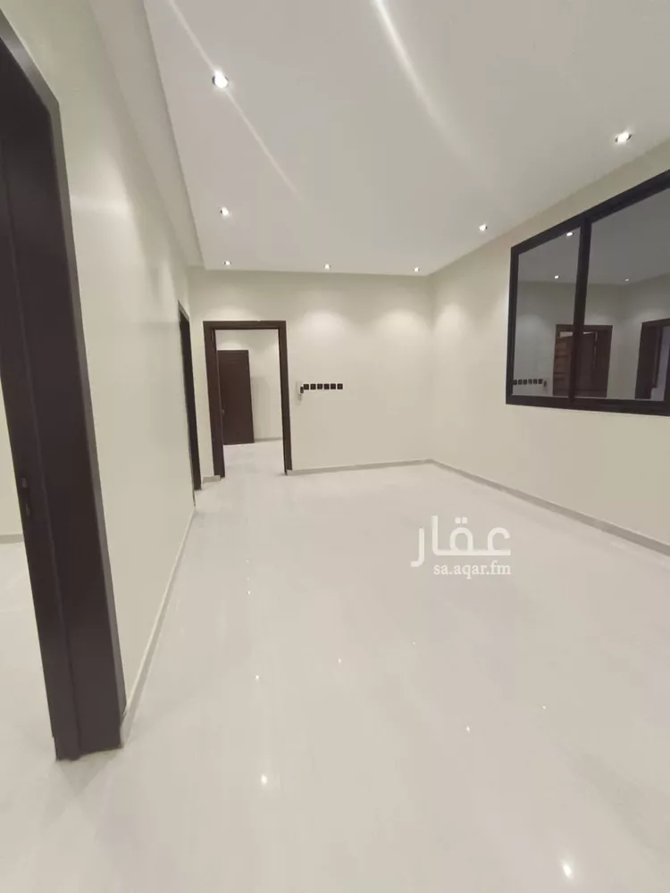 Floor for Sale in Riyadh Okaz 7