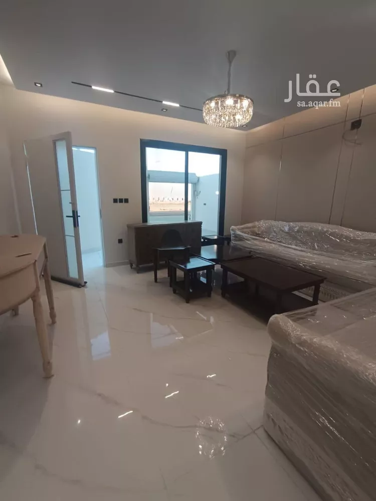Floor for Sale in Riyadh Okaz 8