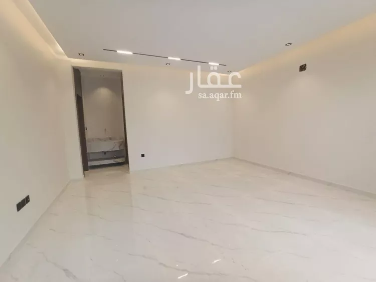 Floor for Sale in Riyadh Okaz 8
