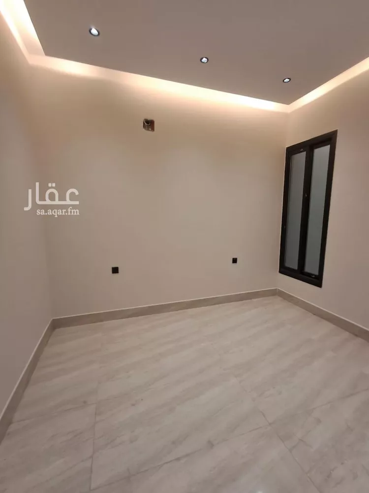Floor for Sale in Riyadh Dirab 13