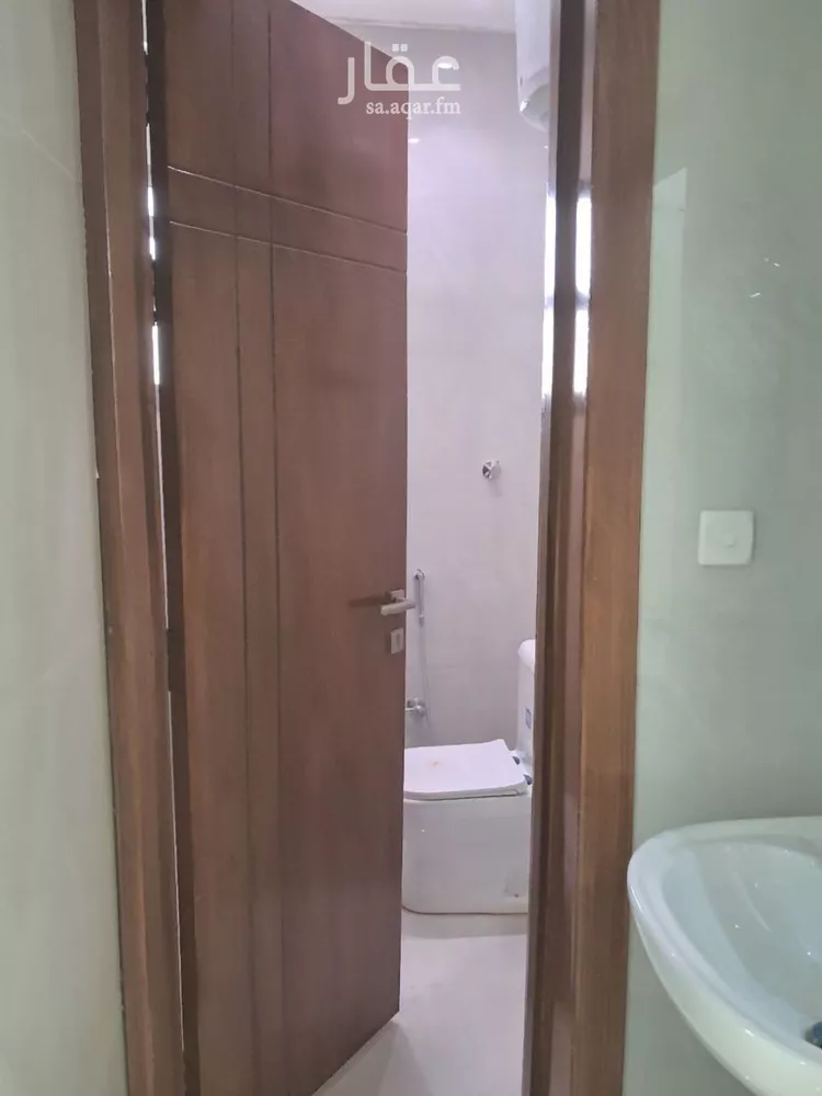 دور للبيع في شارع المدينه المنوره, حي العوالي, مدينة الرياض, منطقة الرياض صورة 3