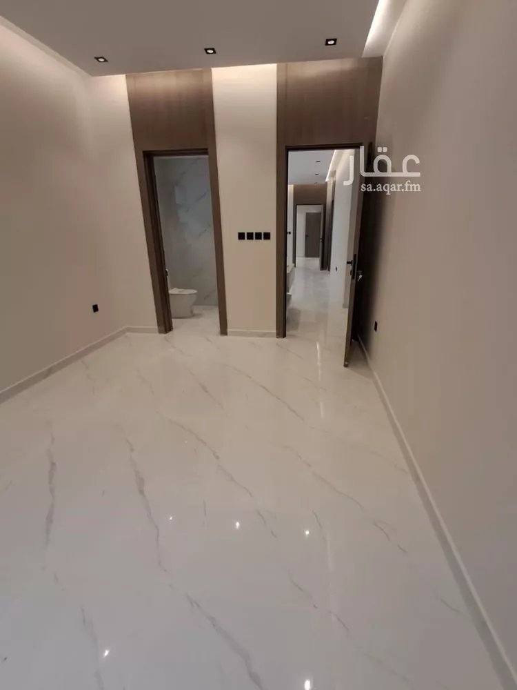 Floor for Sale in Riyadh Okaz 9