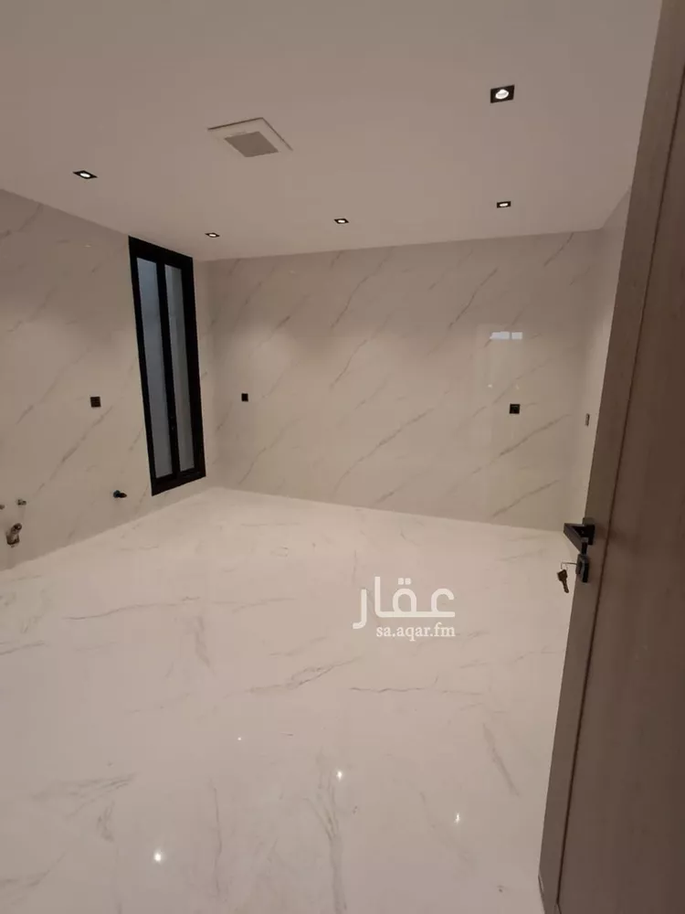 Floor for Sale in Riyadh Okaz 10