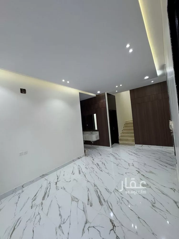 فيلا للبيع في شارع أم حبيبة بنت أبي سفيان , حي العريجاء الغربي, مدينة الرياض, منطقة الرياض صورة 4