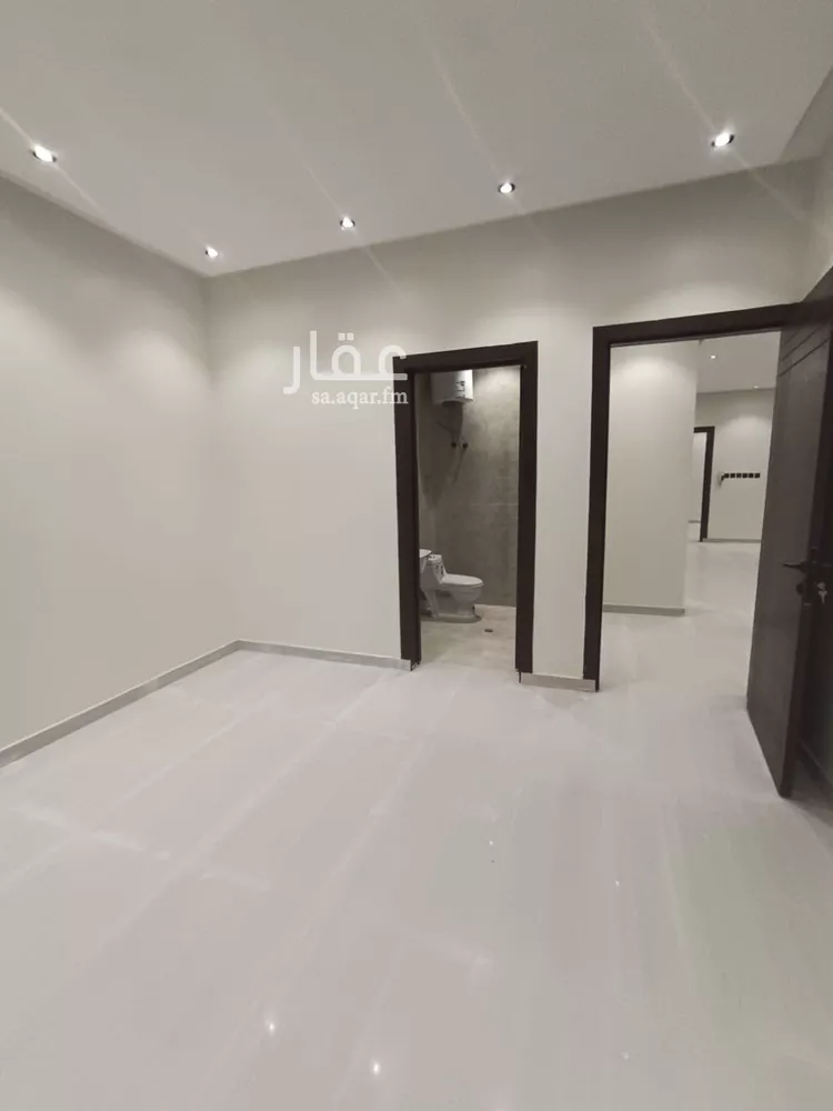 دور للبيع في شارع ابن مشرف, حي عكاظ, مدينة الرياض, منطقة الرياض صورة 3