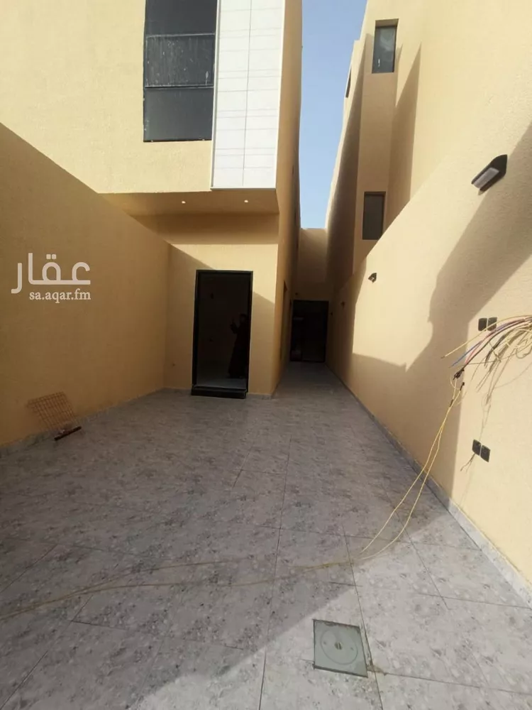 دور للبيع في شارع عبدالعزيز الدراوردي, حي طويق, مدينة الرياض, منطقة الرياض صورة 3