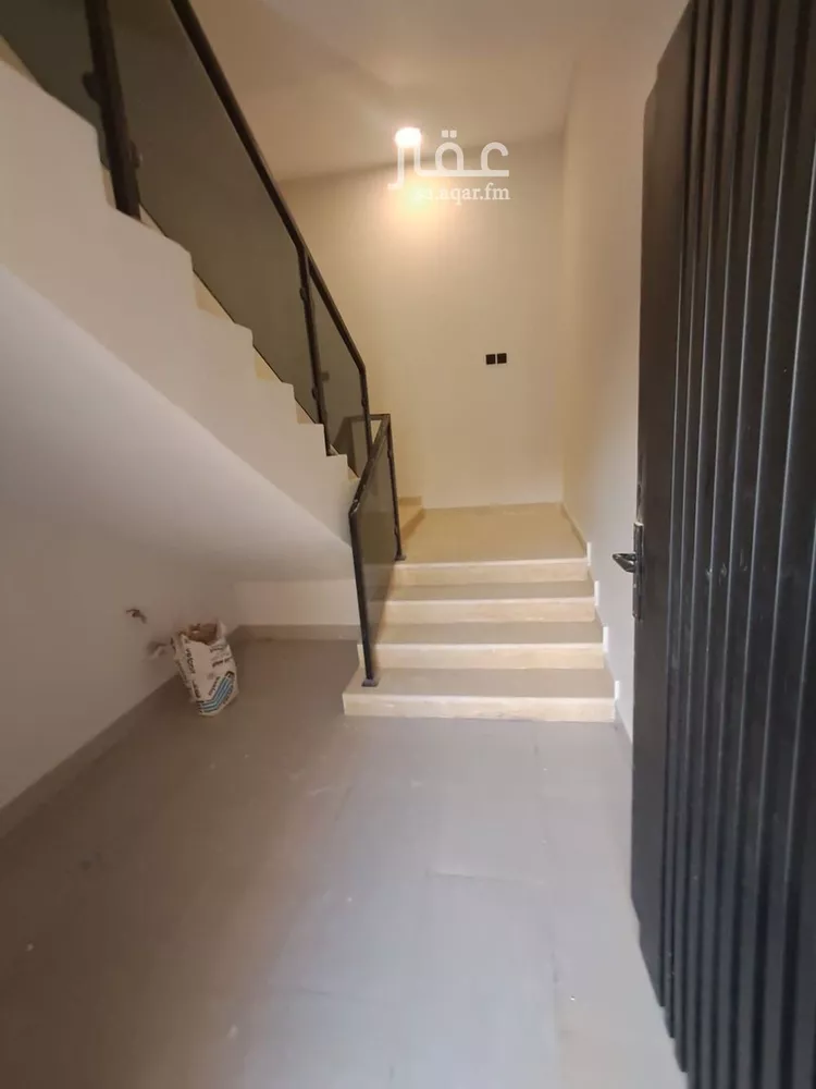 Floor for Sale in Riyadh Dirab 6